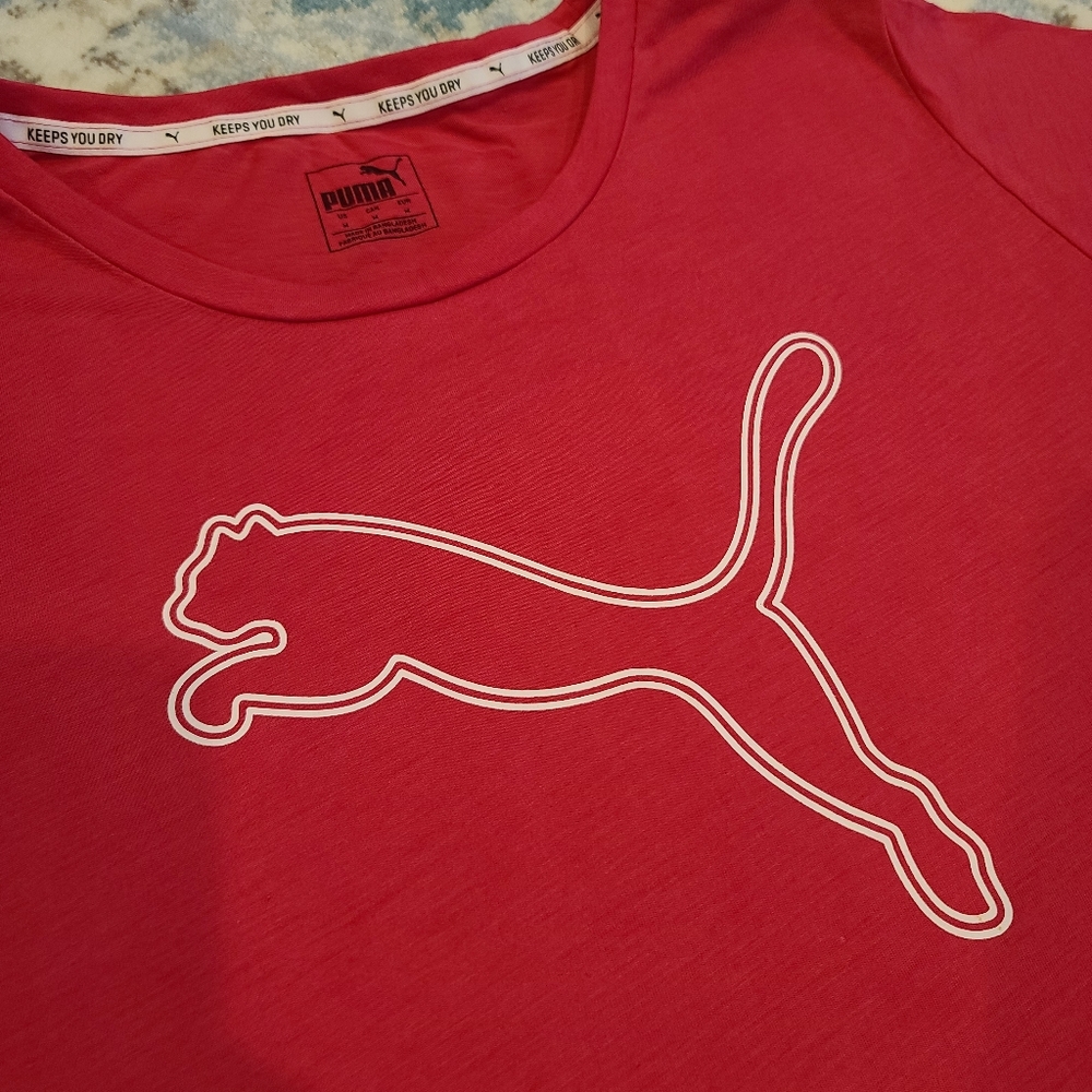 🌟SALE🌟Puma Sports Tee - Picture 2 of 3